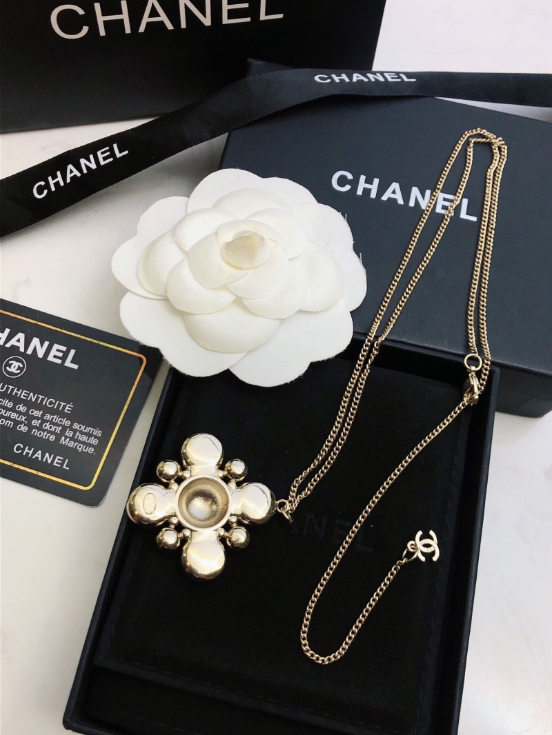 Ch**el necklaces